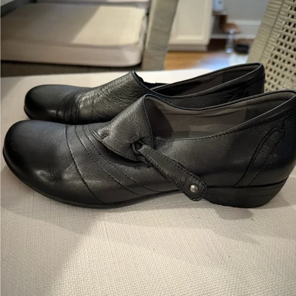 Dansko Women's Franny Black Leather Mules - Picture 3 of 5
